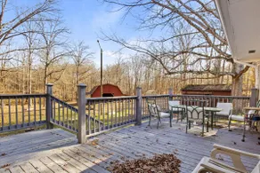 Nice relaxing country setting. - Image 4