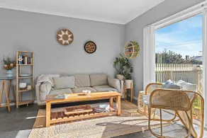 Le Sands | Beachside Stay + Pet Friendly - Image 2