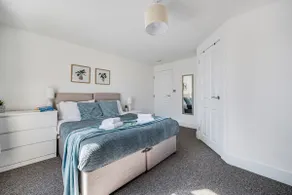 Hulley House by YourStays - Superb house near Hurdsfield Business Park, perfect for Astrazenica! - Image 3