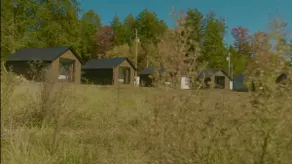 Emrose Luxury Cabins - Image 4