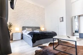 Affordable Hotel Room with City view | Mariahilfer - Image 2