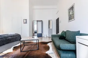 Affordable Hotel Room with City view | Mariahilfer - Image 4