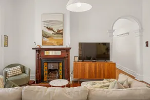 Light-Filled North Perth Stay Stylish & Central - Image 4