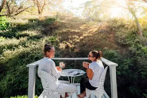 Luxury Wine Country Cottage— Walk to Cellar Door - Image 4