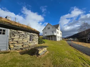 Idyllic traditional farmhouse in fjord district - Image 2