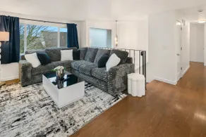 Modern Silver Lake Home, Everett - Image 5