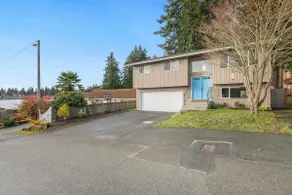 Modern Silver Lake Home, Everett - Image 2