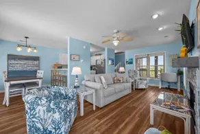2 min walk to beach & pool, sleeps 8 - Image 4