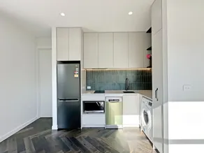 A modern single bedroom unit - Image 2