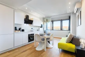 [A 2-minute walk from the Center] Modern Penthouse with View - Image 2