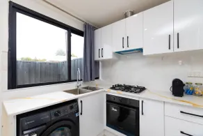 Glenelg North House, 3QBed, 2KSBed, 2Bth, 5TV - Image 3