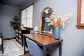 Newly Renovated Home-Comfort in Quiet Shipshewana - Image 3
