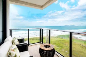 Front Sea with Whirlpool - Seaside Retreat - Image 3