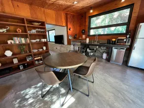 Peaceful retreat near beach, trails, and city life - Image 4