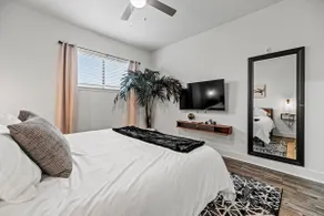 The Iron Loft - King Tempurpedic | Prime Location - Image 3