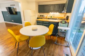 3BR Family+Game Retreat 8 min STL Airport/Westport - Image 4