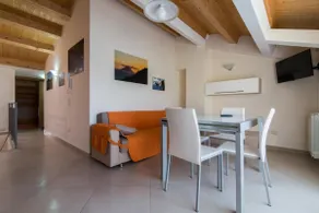 Bright apartment on the lake - Image 5
