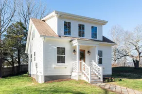 The Peony Cottage in Charlottesville - Image 2