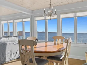 Direct Waterfront Beach House with panoramic views - Image 3
