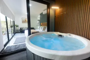 Brand New! Yaguar Villa Private Jacuzzi & Balcony - Image 2
