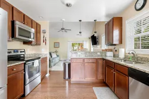 Island Getaway Close to Downtown & Kiawah! - Image 3