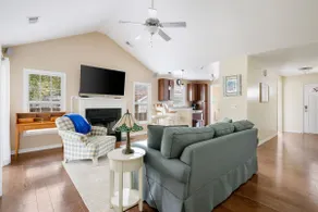 Island Getaway Close to Downtown & Kiawah! - Image 2