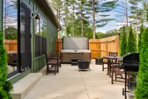 Pristine 1 BR with Hot Tub & Private Hiking Trails - Image 2