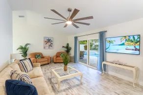 Walk to beach pool and spa home - Image 3