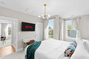 Del Ray Gem | 3BR Mins to DC, Old Town, Monuments - Image 2