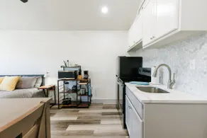 June Backhouse | Renovated Studio in Tech Terrace - Image 3