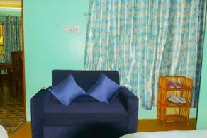 Sisters Home & Apartment - Image 3