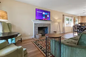 Coastal Charm - Cozy Spacious 2-Bdrm Bungalow - Image 2