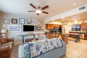 *Hot-Tub*Walkable Hikes & Shops*Wild & Wonderful* - Image 3