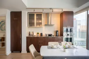 1BR Condo with City View Near CN Tower & Parking - Image 4