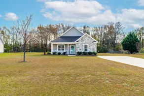 Charming Retreat with Screened Patio, 1 Acre Yard. - Image 2