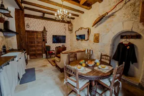 Room of Secrets – Very central Lauzerte - Image 3