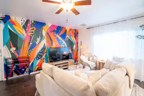Centrally Located Pet-Friendly Home - Image 2