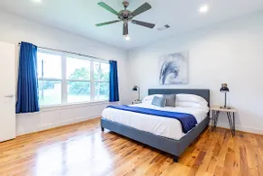 Lustrous Bungalow 1753 | Med Center, Stadiums! - Image 3