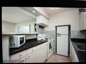 Modern Beach Condo, 3 min Walk to Ocean +WiFi #202 - Image 3