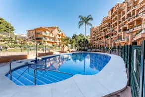 Mountain Views, Pool & Rooftop, Cozy 2BR for 6 - Image 2