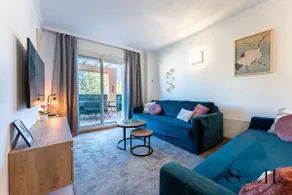Mountain Views, Pool & Rooftop, Cozy 2BR for 6 - Image 3