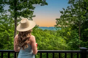 5 BR+HeatedSwimSpa+Sauna+Views+Close to Sunday Rvr - Image 2