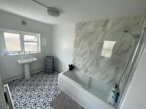 Spacious yet cosy, family home - Image 4