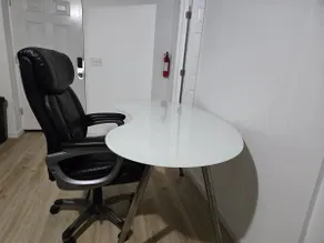 1 Bedroom Apt with WiFi, & Laundry in Plainfield - Image 4
