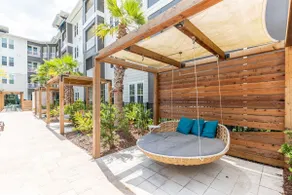 Luxury Resort Living on the Island! - Image 2