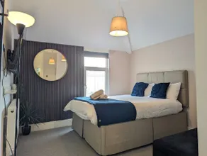 Cosy & Central Studio Bedsit 5 - Image 4