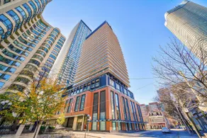 1 BDRM Urban Oasis-Steps toWellesley Subway - Image 2