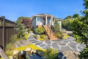 Elegant Home with Lovely Gardens in West Seattle - Image 5