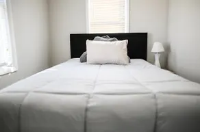 Pleasant home near lake & city! - Image 4