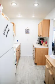 Pleasant home near lake & city! - Image 5